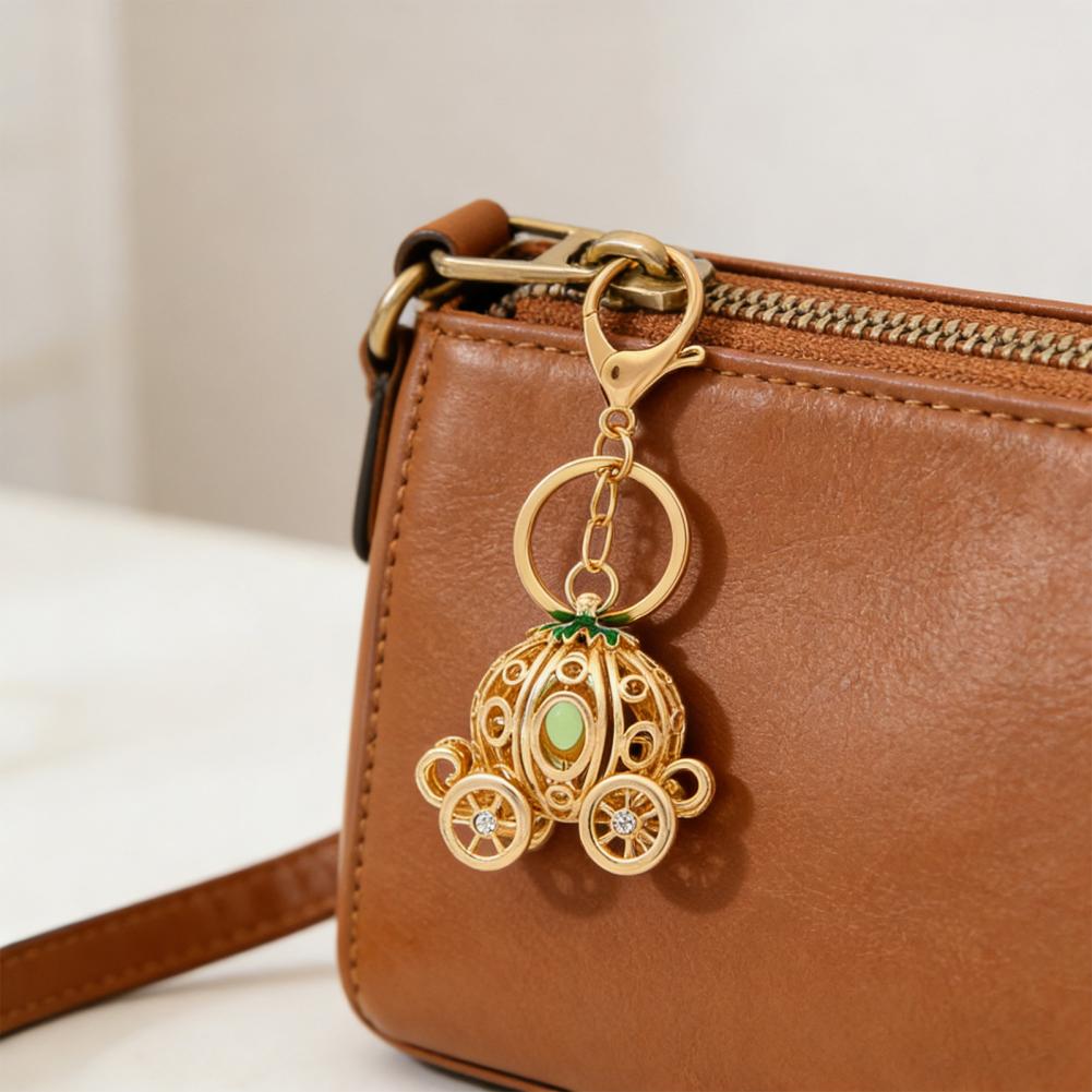 سلسلة مفاتيح على شكل عربة اليق - مراجعة Women'S Accessories Coach وسعره