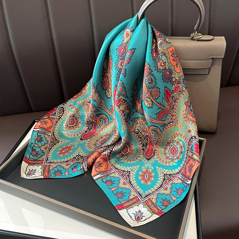 وشاح مربع من الحرير الحقيقي لع - مراجعة Women Accessories Brands وسعره