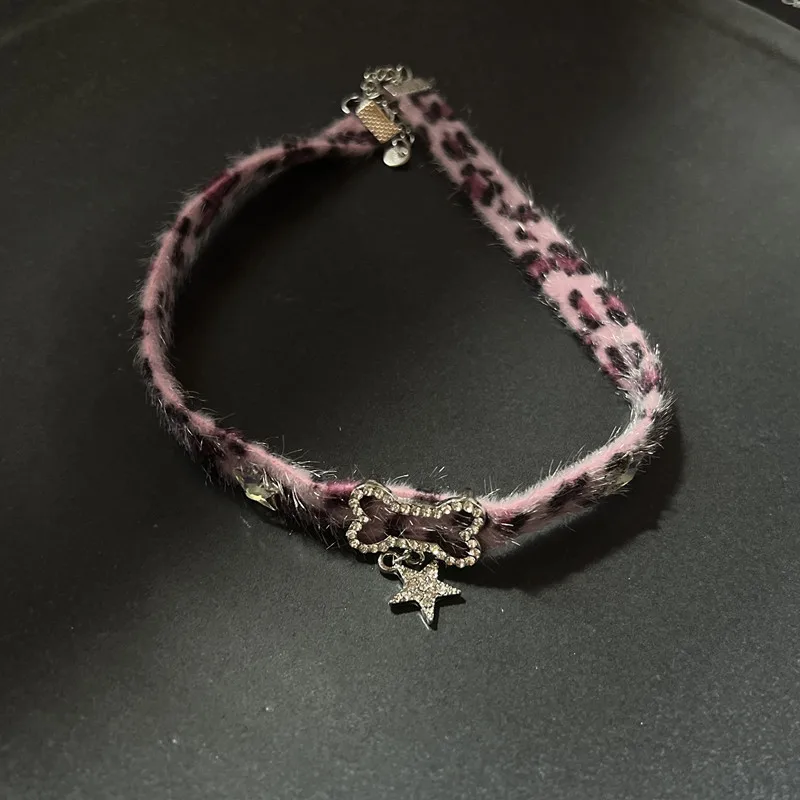 قلادات تشوكر لطيفة بتصميم مخلب - مراجعة Women'S Accessories In The 90S وسعره