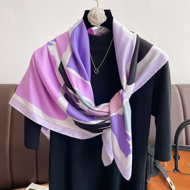 وشاح حريري مربع من العلامة الت - مراجعة Women Accessories Brands وسعره